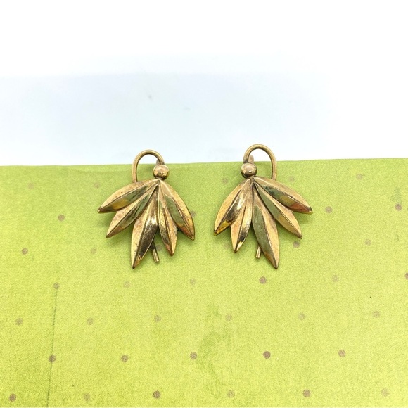 Vintage Leaf Screw-Back Earrings 1/20 12K GF - Picture 7 of 7
